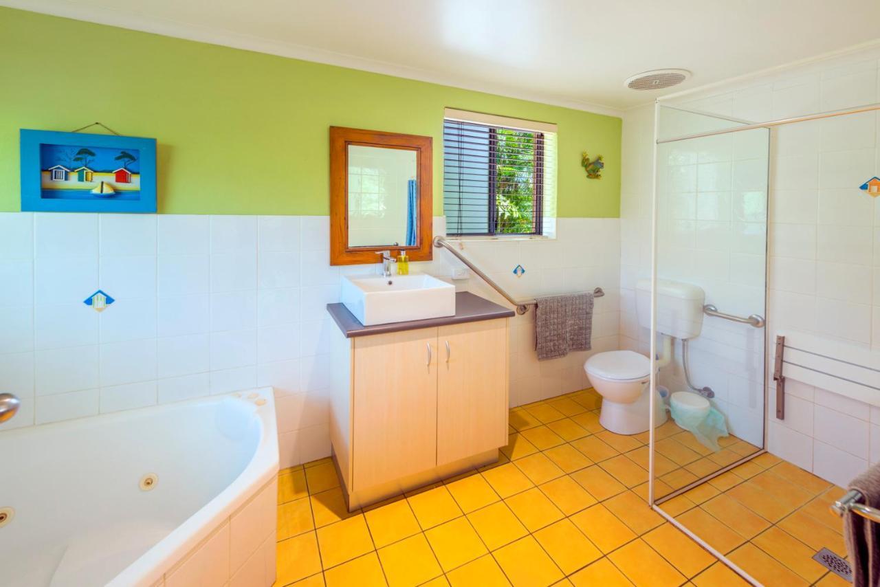 Safety Beach Bungalows Woolgoolga Bagian luar foto
